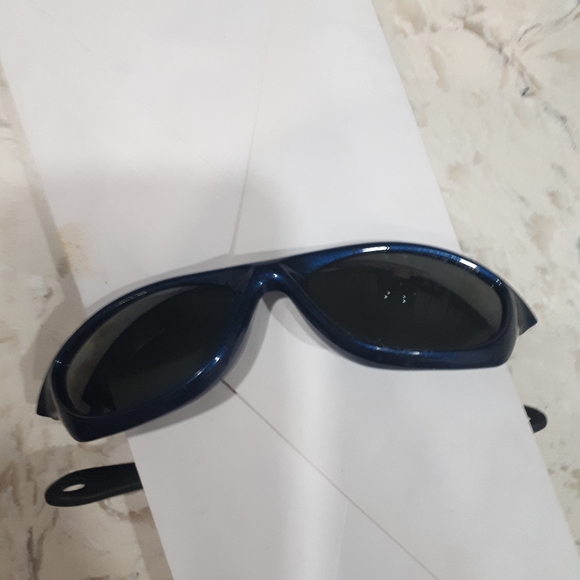 Sunglasses Cold Sucks - blue frame and black tinted lens - Picture 6 of 7